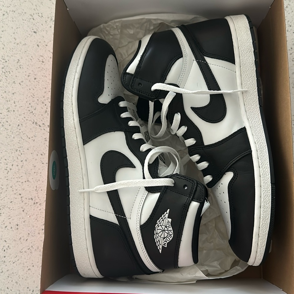 Jordan 1 Retro High ‘85 (Size 14)